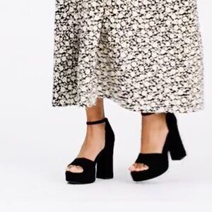 Tory Burch Platform Sandal - Black Suede, Size 9